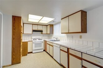 519 Kristin Ln in Henderson, NV - Building Photo - Building Photo