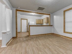 1320 S Jensen Ave in El Reno, OK - Building Photo - Building Photo