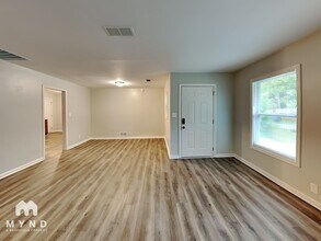 2116 Barbara Ln in Decatur, GA - Building Photo - Building Photo