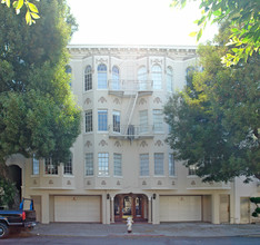 65 Cervantes Blvd in San Francisco, CA - Building Photo - Building Photo