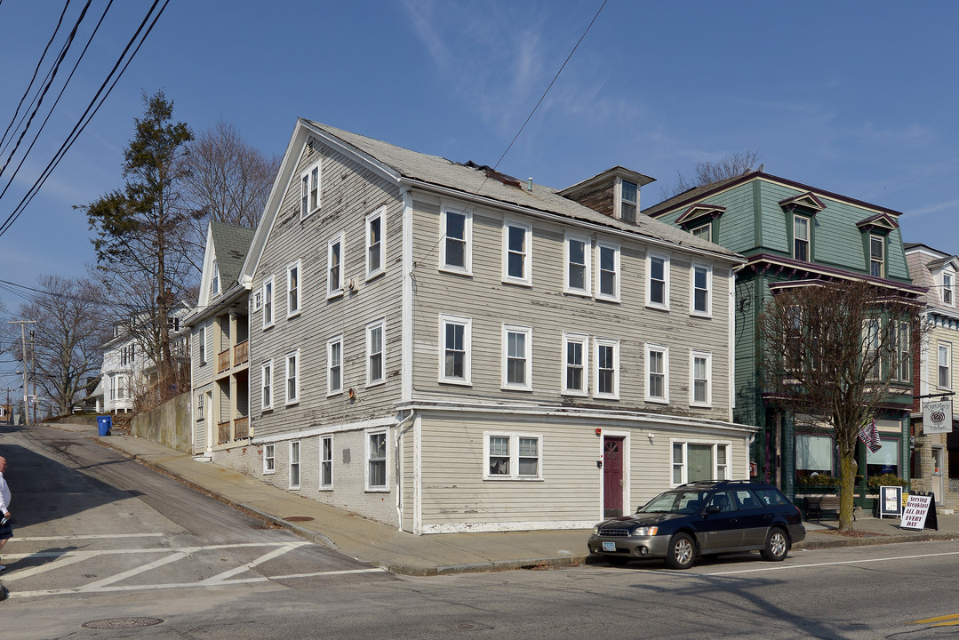 319 Main St in East Greenwich, RI - Building Photo