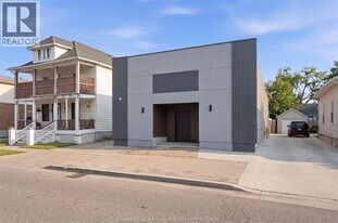 1623-25 Drouillard Rd in Windsor, ON - Building Photo