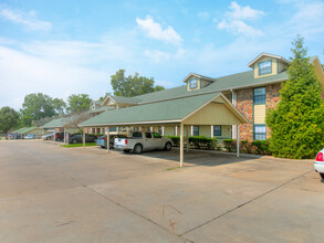 South Gate Inn in Tahlequah, OK - Foto de edificio - Building Photo