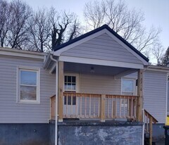 2210 Haden St in Lynchburg, VA - Building Photo