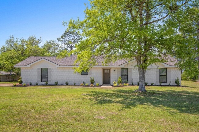 property at 3579 Oakwood Dr