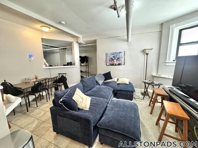 1056 Commonwealth Ave, Unit 1