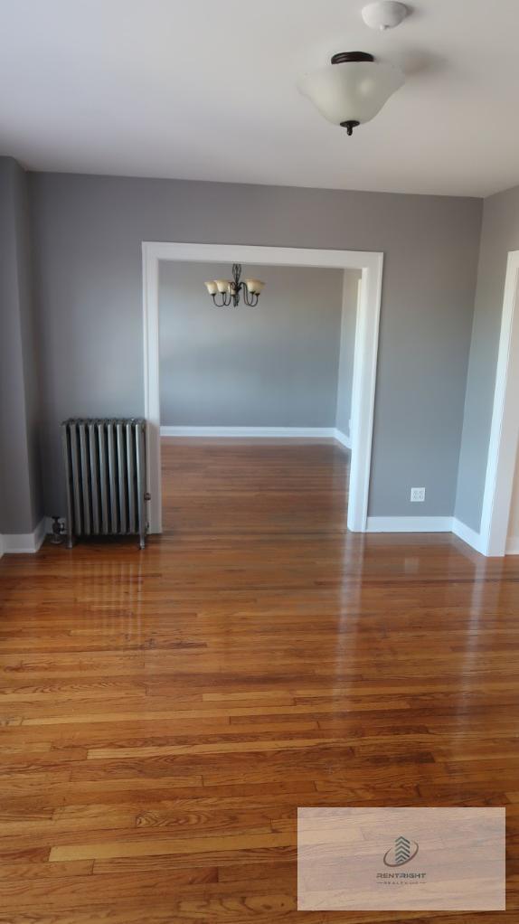 property at 3115 W Foster Ave