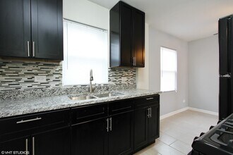 6225 S Indiana Ave in Chicago, IL - Building Photo - Building Photo