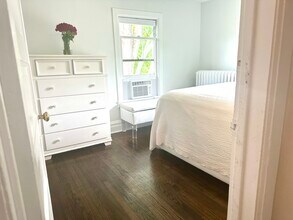 1442 Wilmette Ave, Unit 2 in Wilmette, IL - Foto de edificio - Building Photo