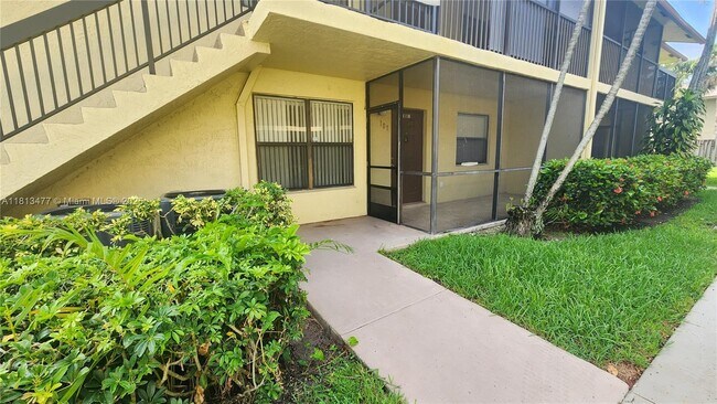 10027 Winding Lake Rd in Sunrise, FL - Building Photo - Building Photo