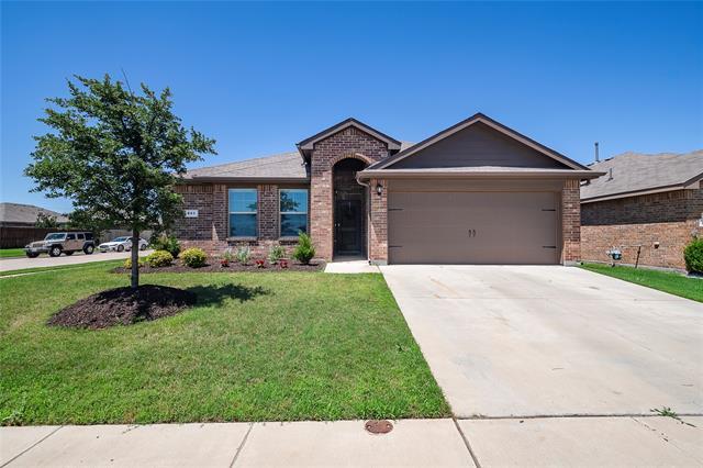 801 Rutherford Dr in Crowley, TX - Building Photo