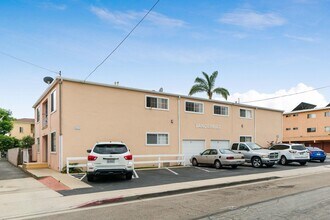 2400 Vanderbilt Ln in Redondo Beach, CA - Building Photo - Building Photo