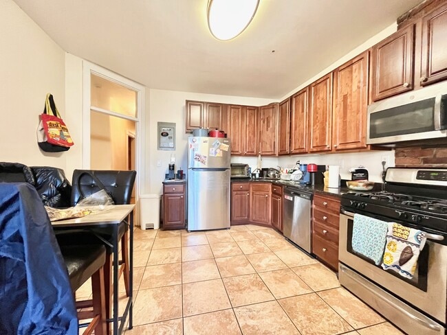 71 Pontiac St, Unit 2