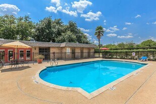 Town View in San Antonio, TX - Building Photo