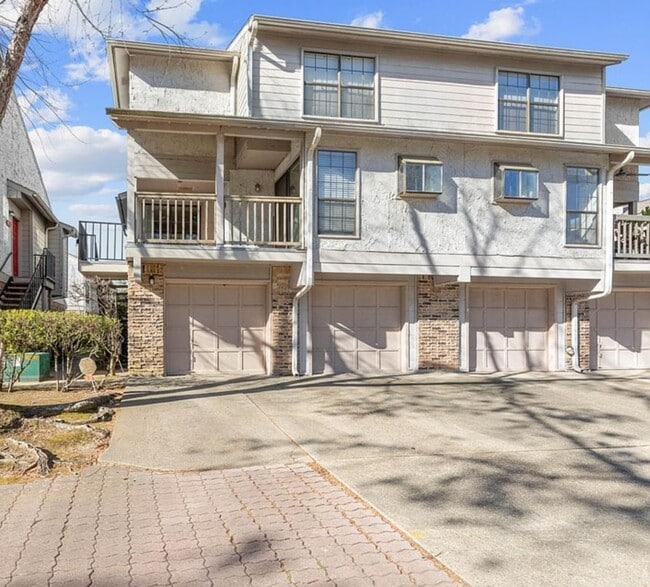 property at 1304 E Bayou Pky