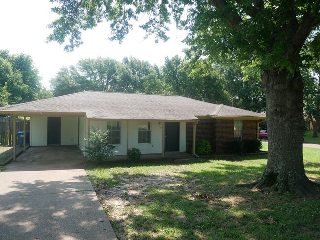 property at 3420 Castle Dr