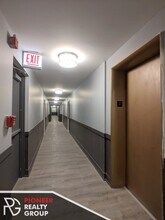542 W Surf St, Unit #S530-220 in Chicago, IL - Building Photo - Building Photo