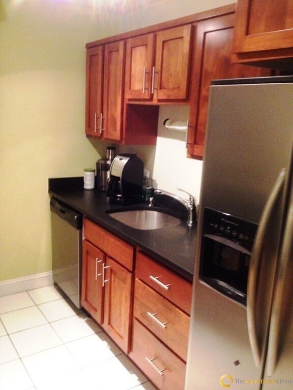 115 Highland Ave, Unit 14 in Somerville, MA - Foto de edificio - Building Photo