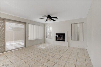 8621 Sierra Cima Ln in Las Vegas, NV - Building Photo - Building Photo