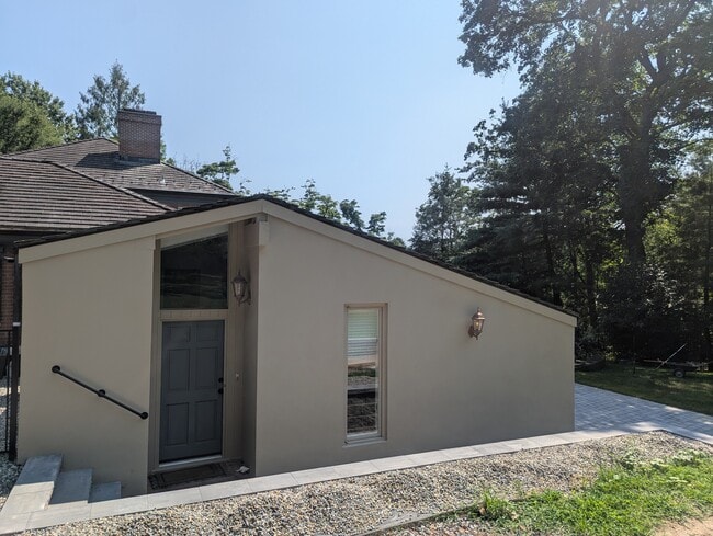 213 Constitution Dr, Unit 2