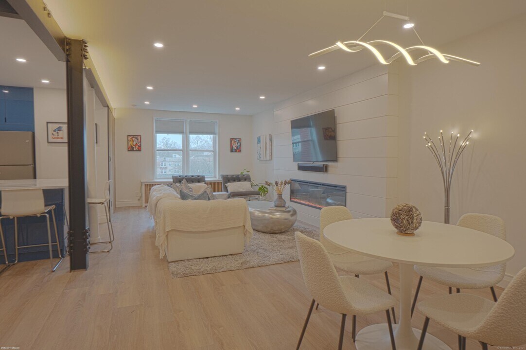 7 4th St in Stamford, CT - Building Photo