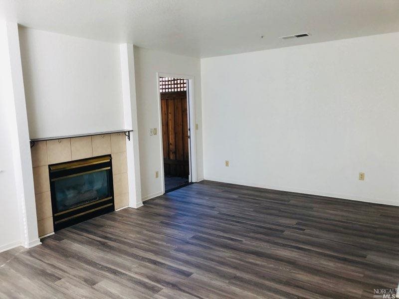 348 Piper St in Healdsburg, CA - Building Photo