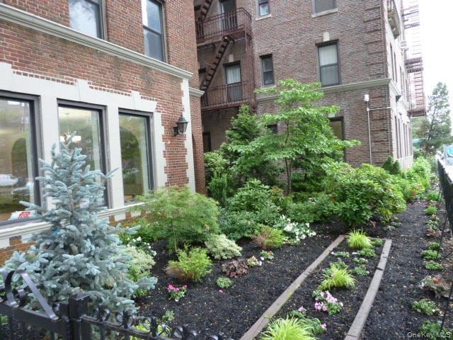 109-20 Queens Blvd in Queens, NY - Building Photo - Building Photo