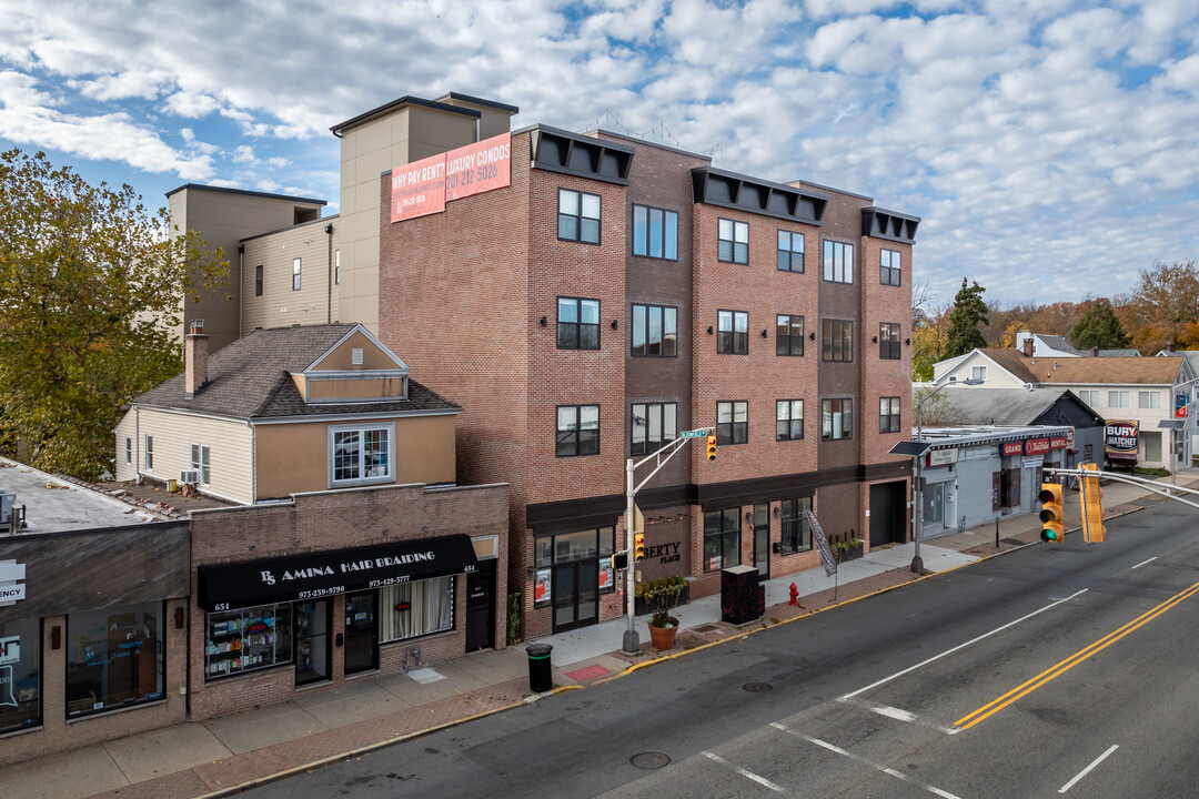 Liberty Place in Bloomfield, NJ - Building Photo