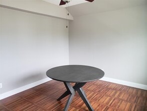 227 Venetian Blvd in Lindenhurst, NY - Building Photo - Building Photo