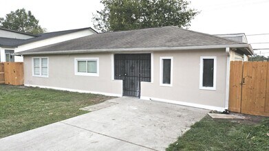 5714 Southwind St in Houston, TX - Building Photo - Building Photo