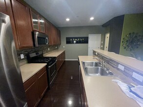 601 Menaul Blvd NE, Unit #1502 in Albuquerque, NM - Foto de edificio - Building Photo