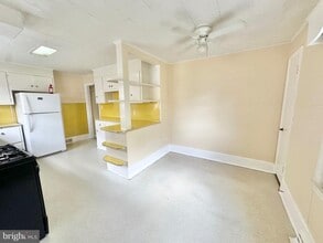2406 Nottingham Way in Hamilton Township, NJ - Building Photo - Building Photo