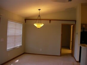 5421 NW 35th Dr in Gainesville, FL - Building Photo - Building Photo
