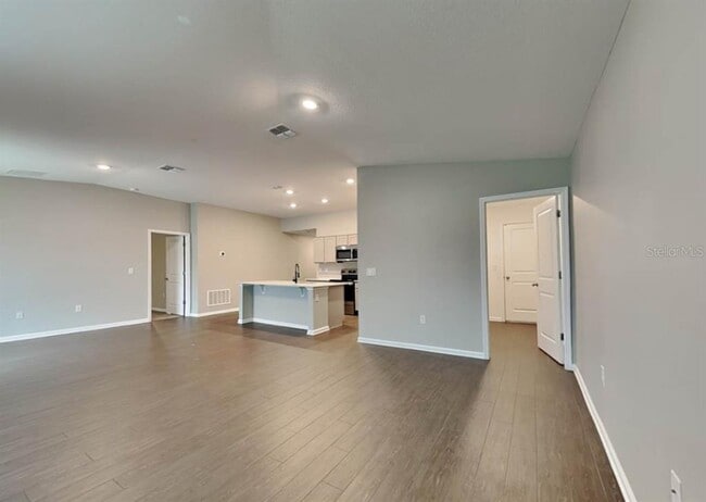 10018 N Hartts Dr in Tampa, FL - Building Photo - Building Photo