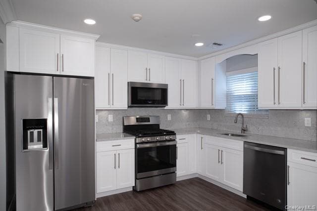 172 Overlook Dr in Farmingville, NY - Building Photo - Building Photo