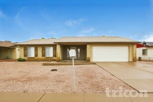 955 W Santa Cruz Dr in Tempe, AZ - Building Photo