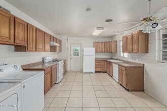 11441 W Lakeshore Dr in Youngtown, AZ - Building Photo - Building Photo