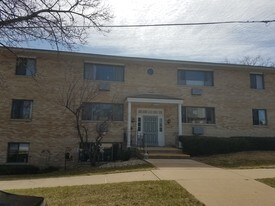 41 Crescent St Apartments