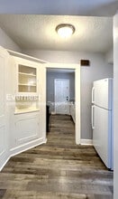 2215 E Gregory Blvd in Kansas City, MO - Building Photo - Building Photo