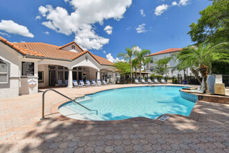 Portofino Apartments in Tampa, FL - Foto de edificio - Building Photo