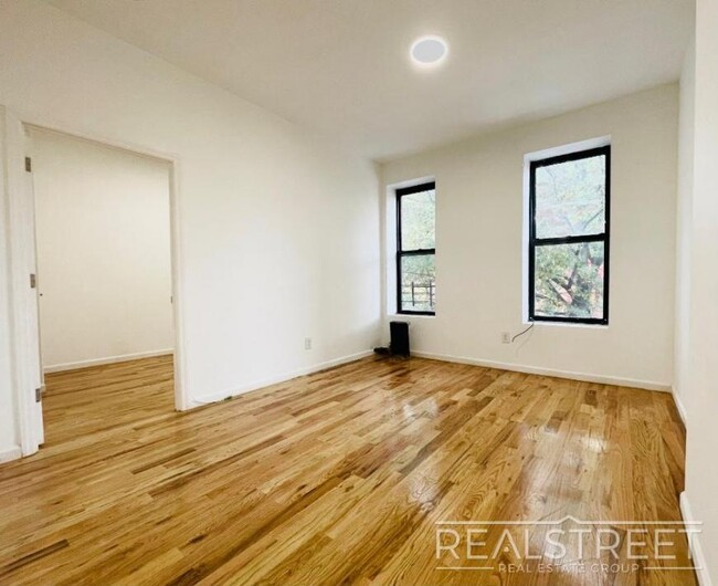 712A Greene Ave in Brooklyn, NY - Foto de edificio - Building Photo
