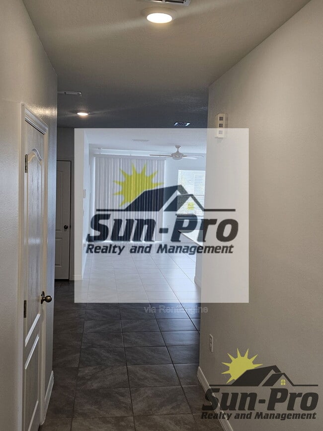 11 BELLA LAGO Cir in Port Orange, FL - Foto de edificio - Building Photo