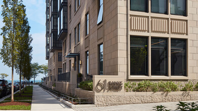 61 Banks Street in Chicago, IL - Building Photo - Building Photo