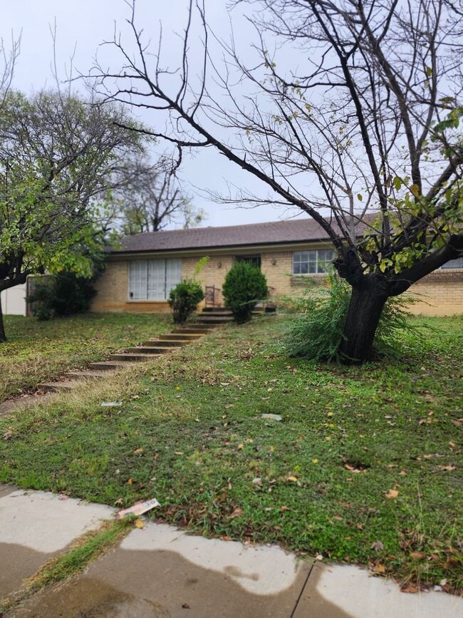 property at 1202 Capetown Dr