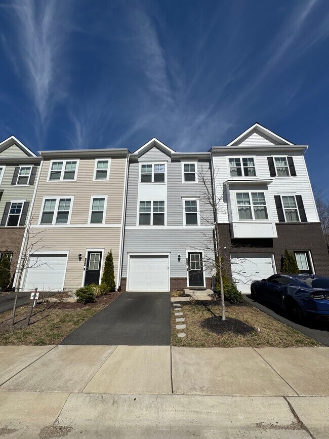202 Barnwell Dr in Stafford, VA - Building Photo - Building Photo