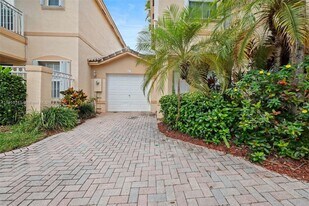 874 NW 170th Terrace in Pembroke Pines, FL - Building Photo