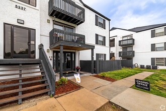 Westgate Village Apartments in Topeka, KS - Building Photo - Building Photo