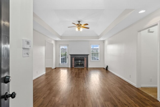 1021 Glenhurst Way in Clarksville, TN - Building Photo - Building Photo