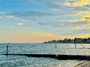 28 Beach Rd in Old Saybrook, CT - Building Photo - Building Photo