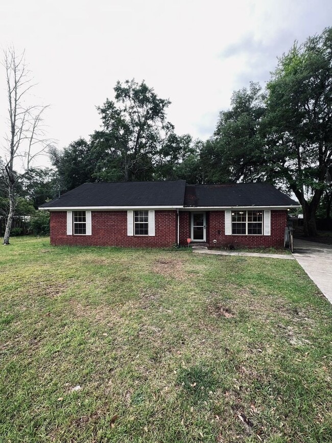 property at 413 Jefferson Cir